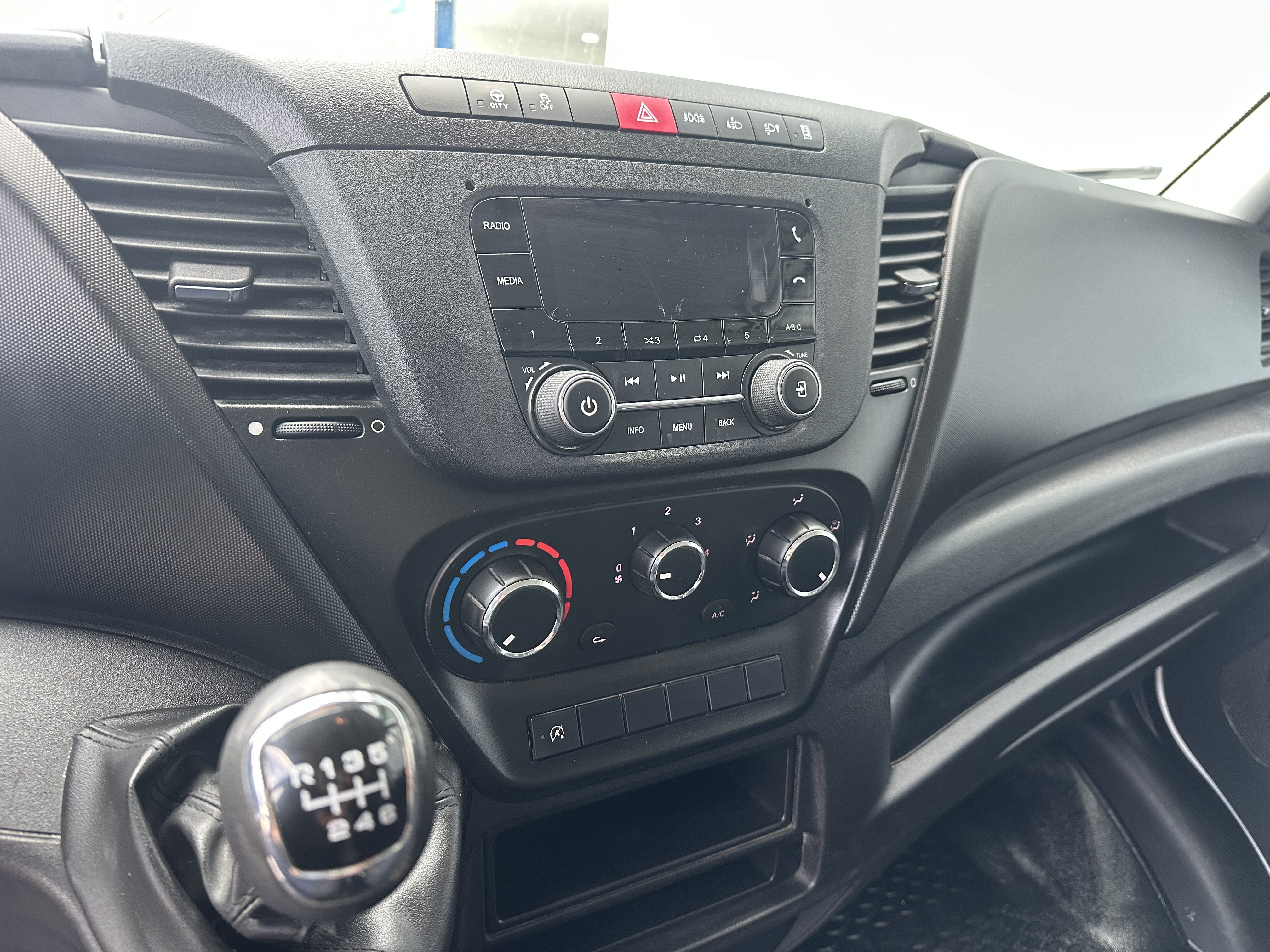 IVECO Daily 2.3 TD 35S 16 A8 V 3520LH2 12 M3