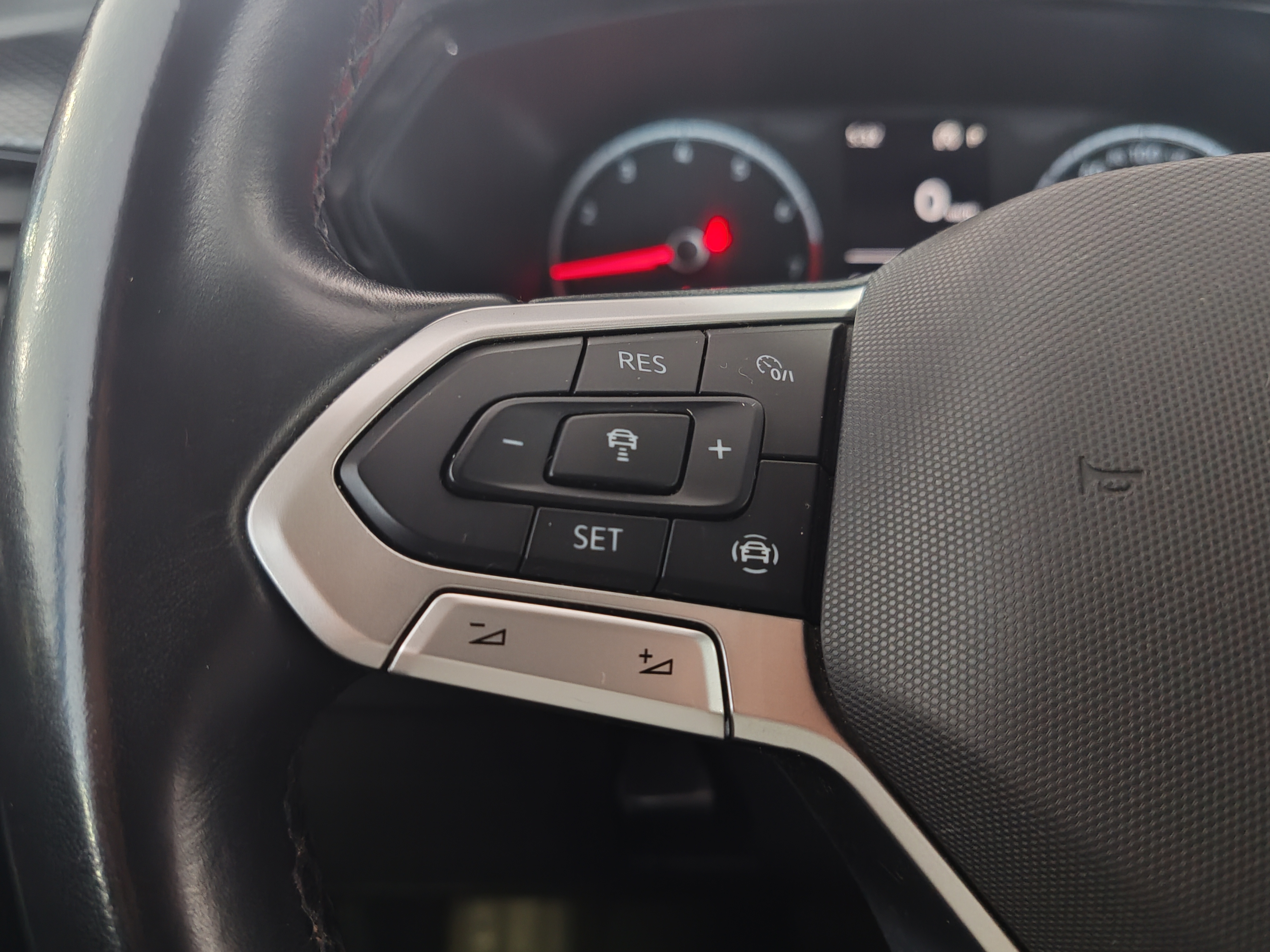 VOLKSWAGEN T-Cross Advance 1.0 TSI