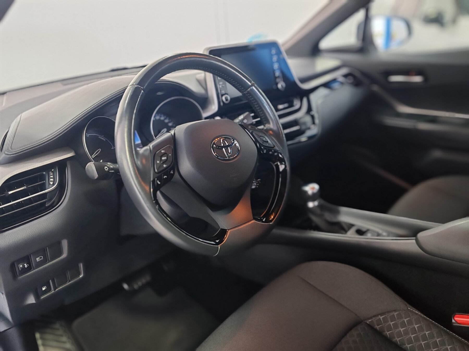 TOYOTA C-HR 1.8 125H Advance