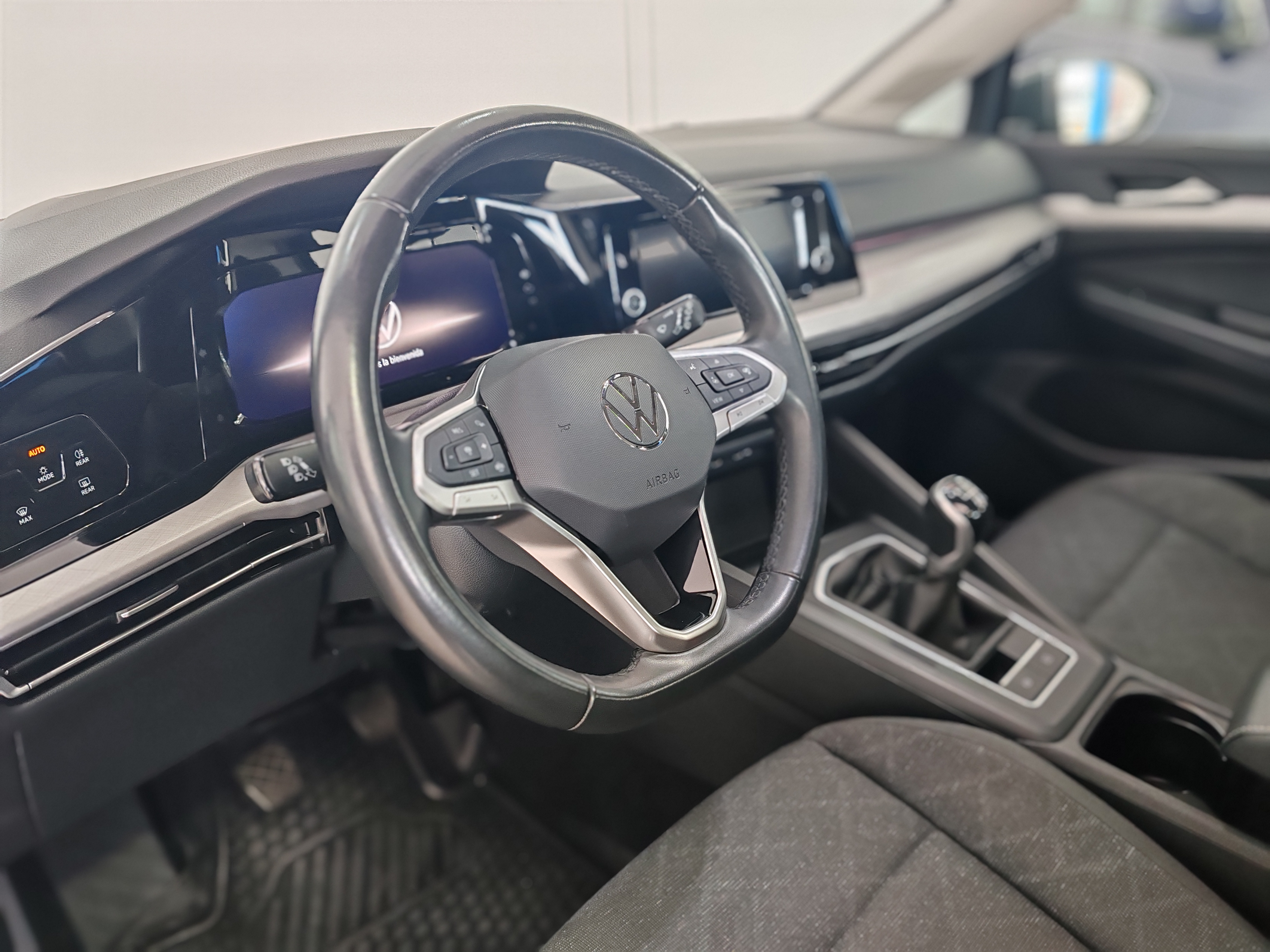VOLKSWAGEN GOLF TSI