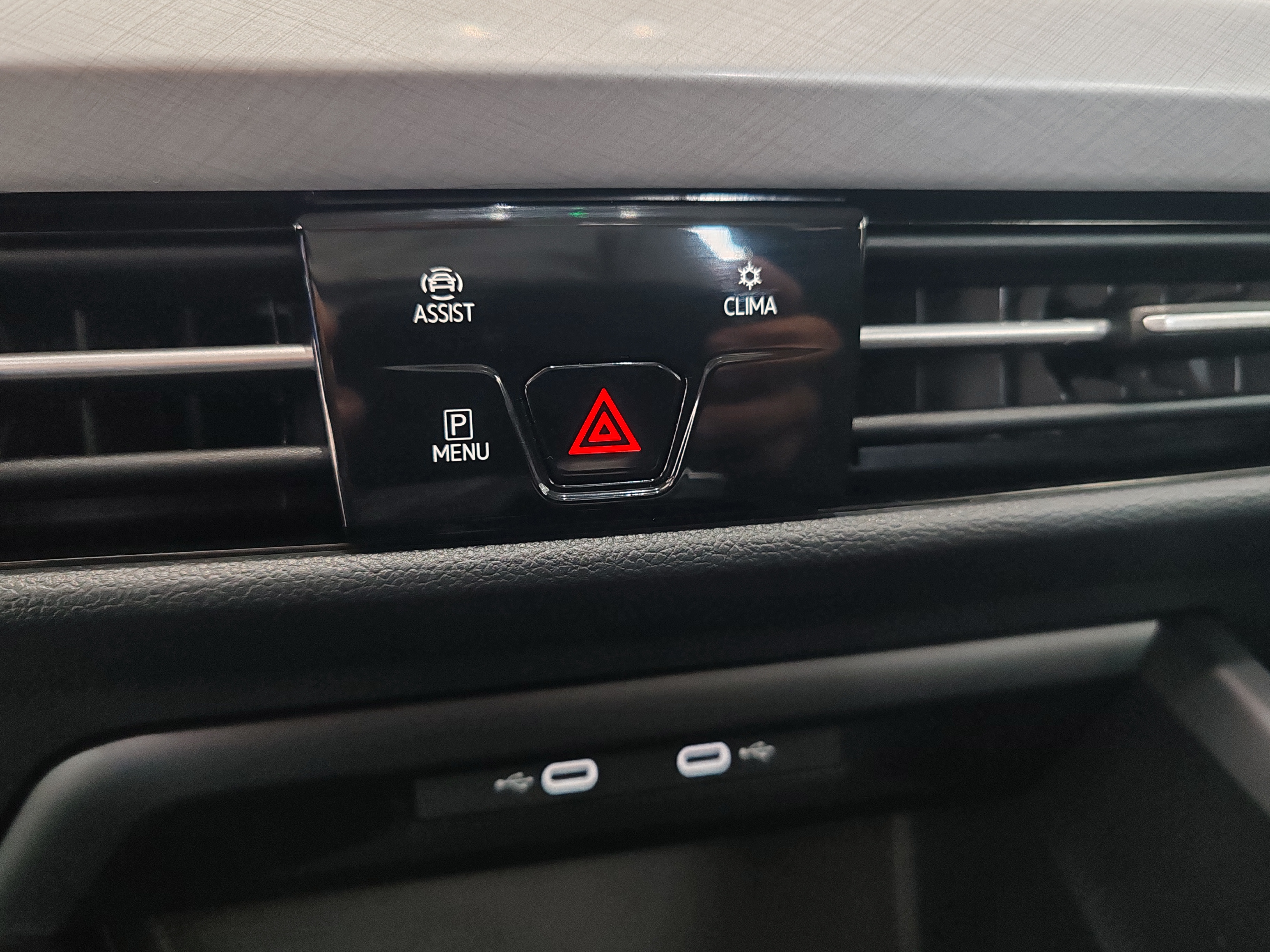 VOLKSWAGEN GOLF TSI
