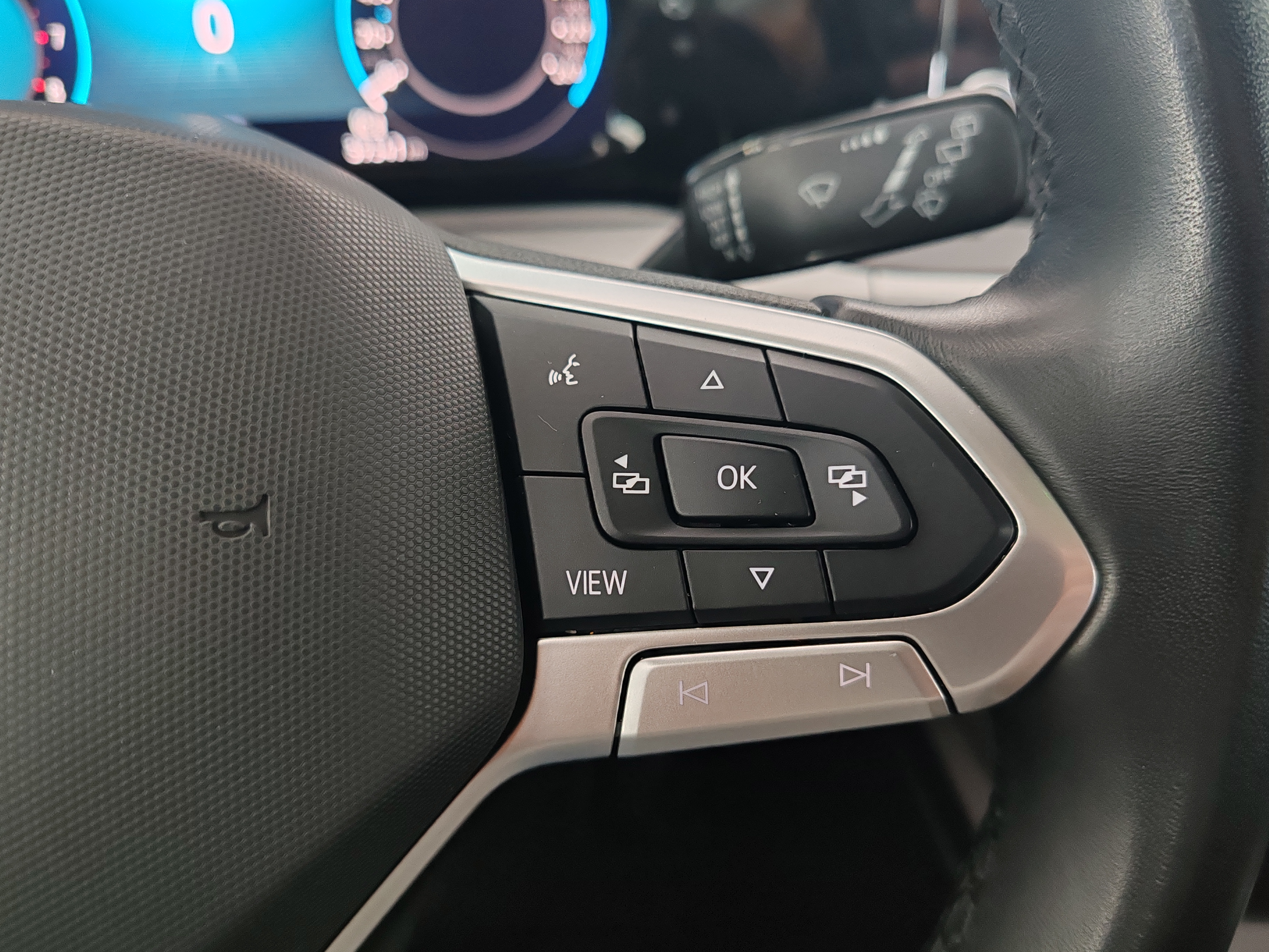 VOLKSWAGEN GOLF TSI