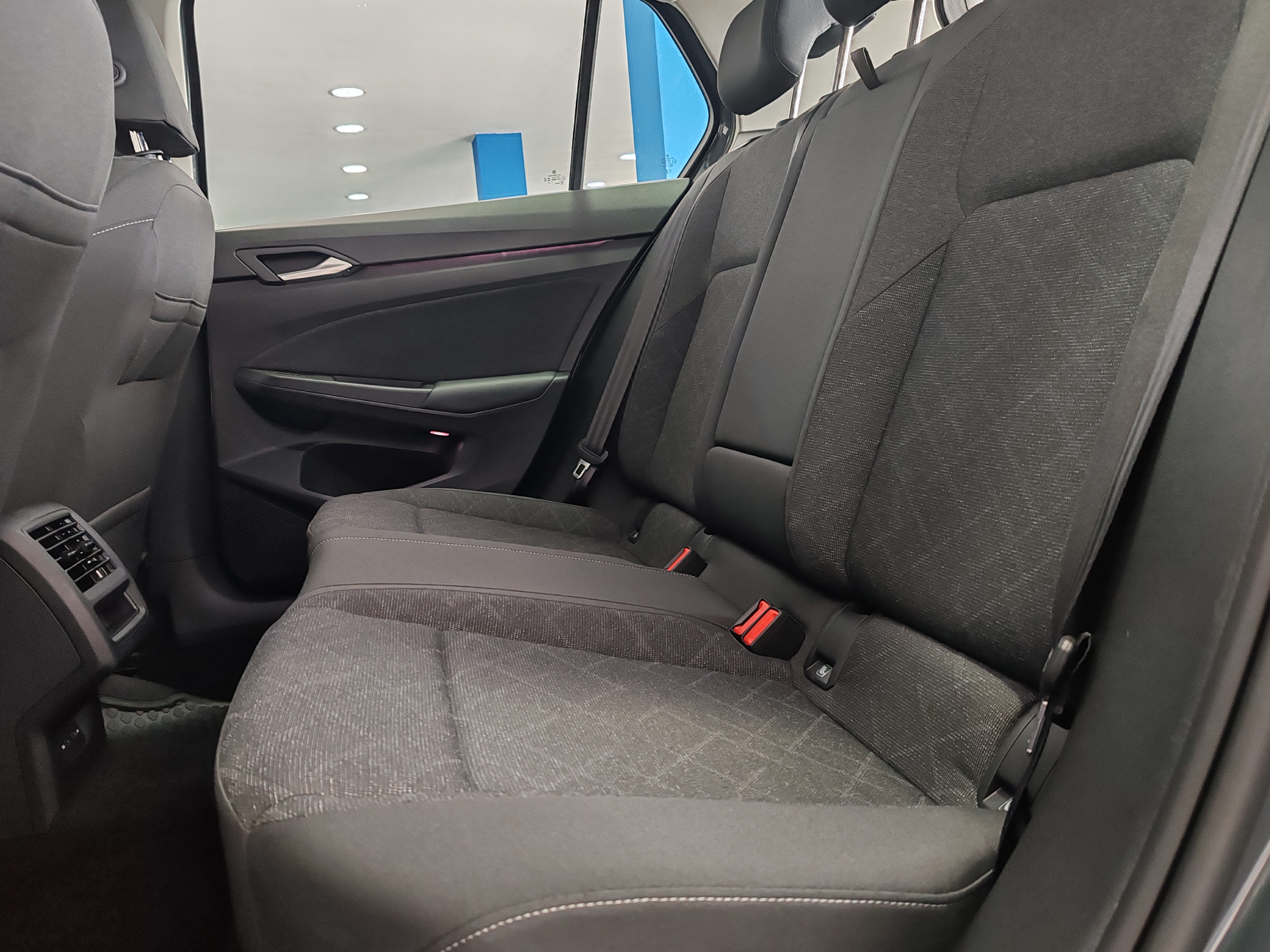 VOLKSWAGEN GOLF TSI