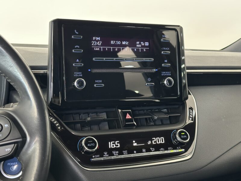 TOYOTA Corolla 1.8 125H ACTIVE ECVT