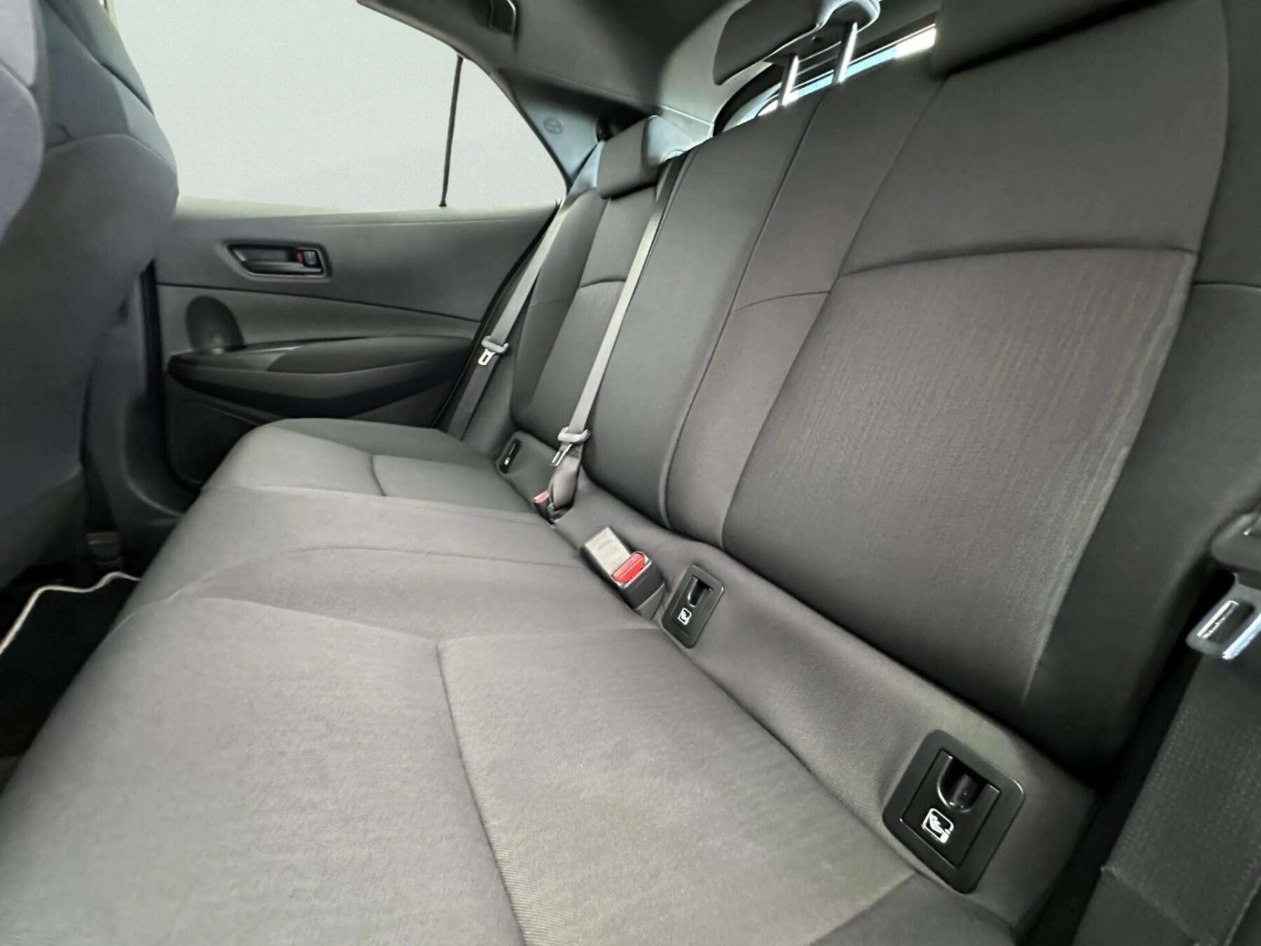 TOYOTA Corolla 1.8 125H ACTIVE ECVT