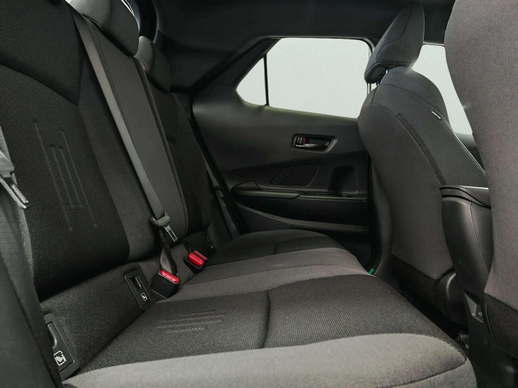 TOYOTA C-HR 1.8 Advance Hybrid 140