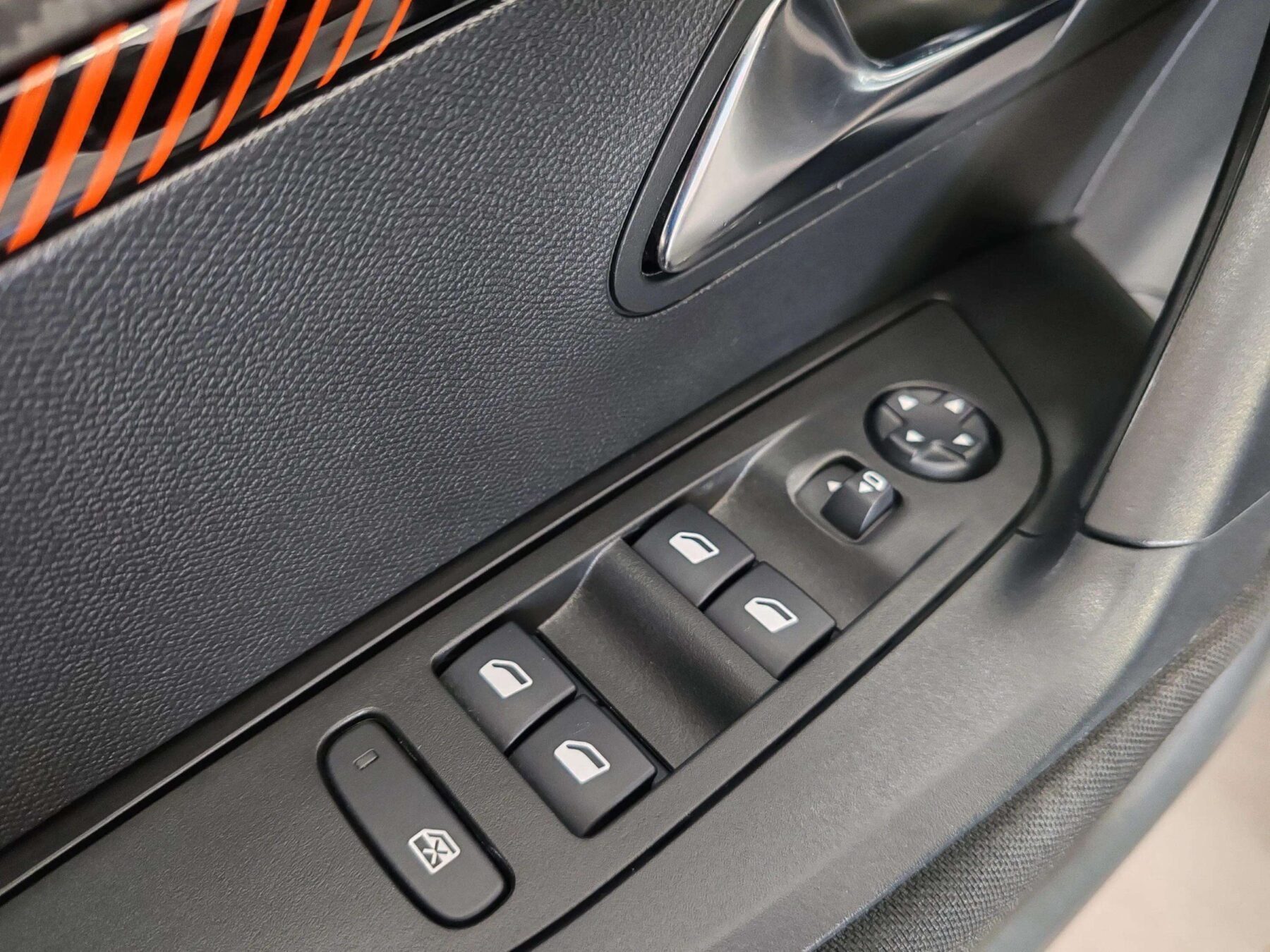 PEUGEOT 2008 PEUGEOT 2008 Active Pack BlueHDI 81kW 