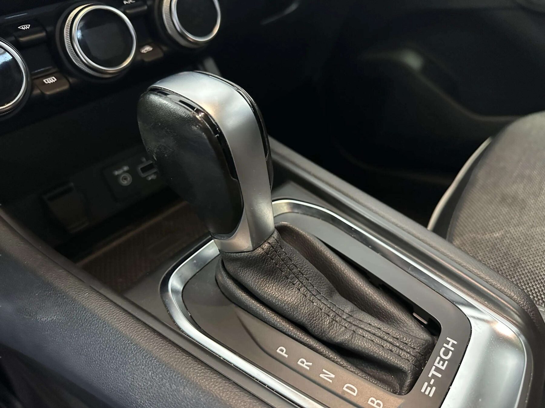 RENAULT Captur ETech engineered HEV 105kW 